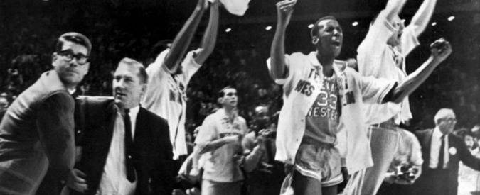 Basket Usa, 50 anni fa Texas-Kentucky: la prima partita di Ncaa in cui una squadra schierò solo giocatori neri - Il Fatto Quotidiano